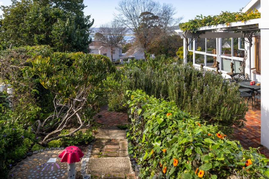 4 Bedroom Property for Sale in Belvidere Estate Western Cape
